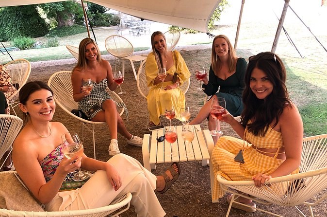 100% Champagne LOVER Tour:1 Iconic house visit+3 tastings & Lunch